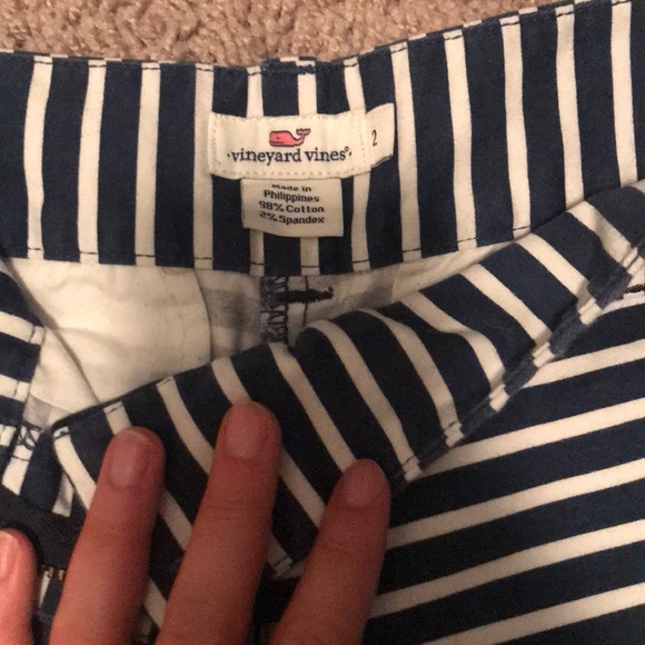Vineyard vines stripe shorts - Picture 2 of 3